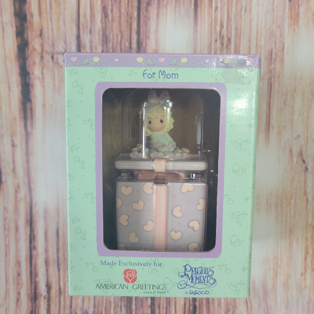 Precious Moments 'Mom' Trinket Box 🥰